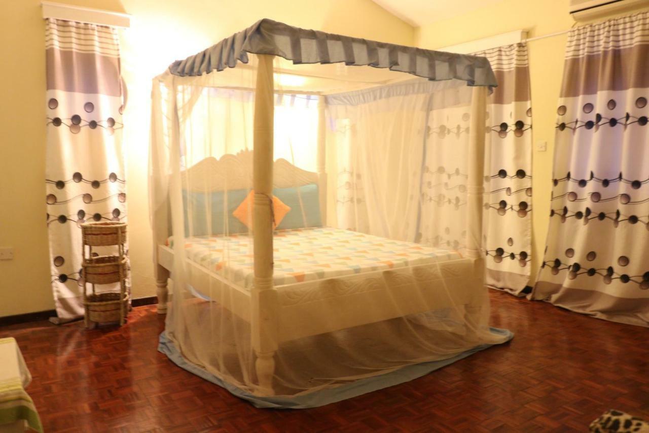 Jua Baharini Bed and Breakfast Malindi Exteriör bild