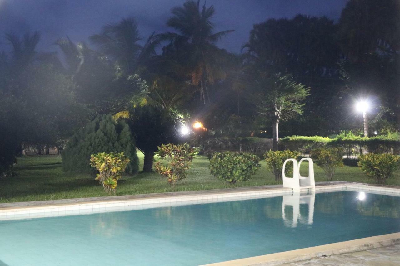 Jua Baharini Bed and Breakfast Malindi Exteriör bild