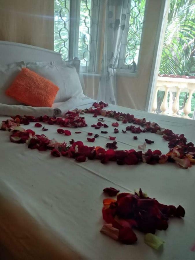 Jua Baharini Bed and Breakfast Malindi Exteriör bild